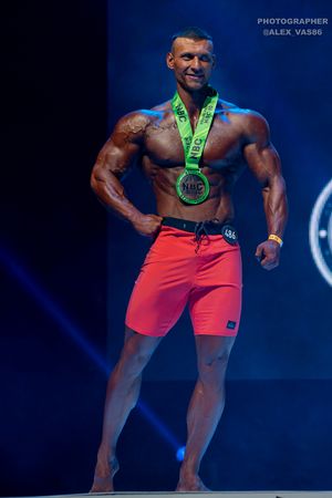 MEN'S PHYSIQUE +179